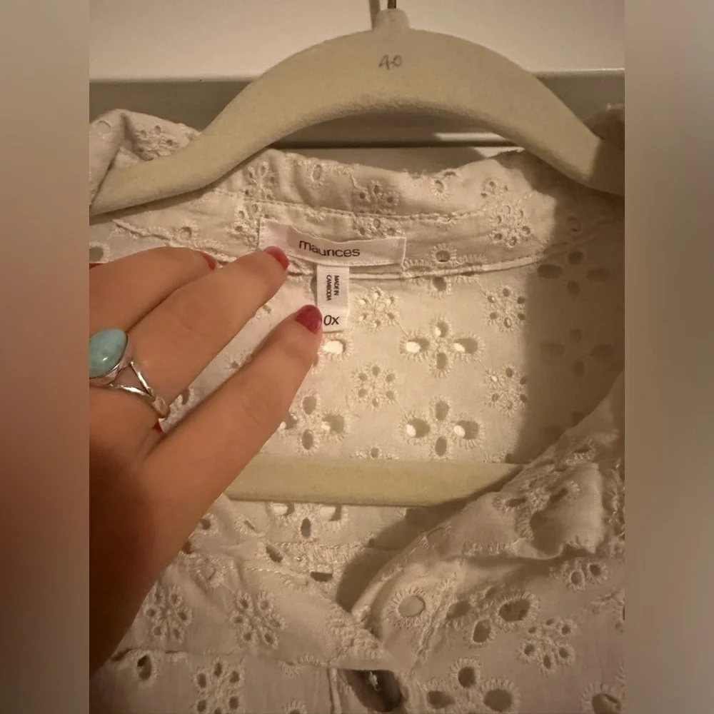 Eyelet button down - Picture 6 of 6